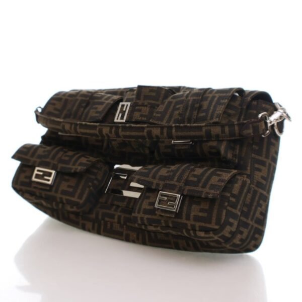 Fendi Maxi Multipocket Baguette
